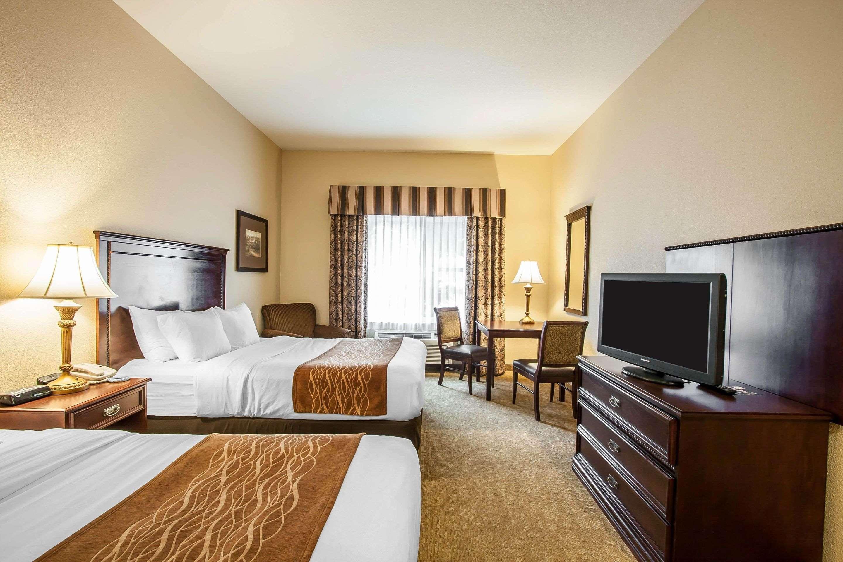 Comfort Inn & Suites Mcminnville Wine Country Exterior foto