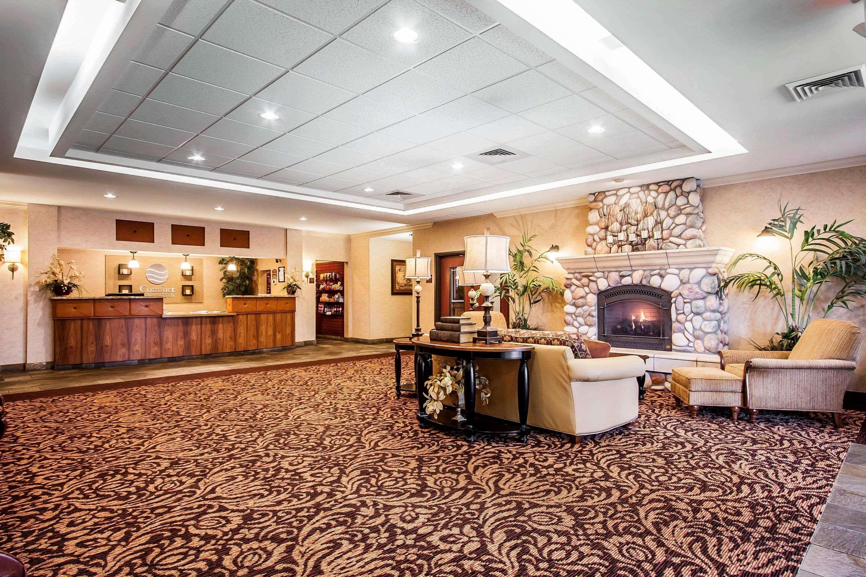 Comfort Inn & Suites Mcminnville Wine Country Exterior foto